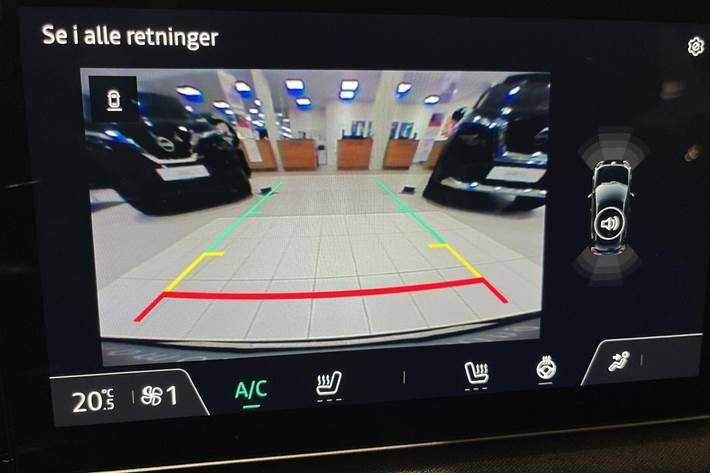 Blå Nissan Micra fra 2025