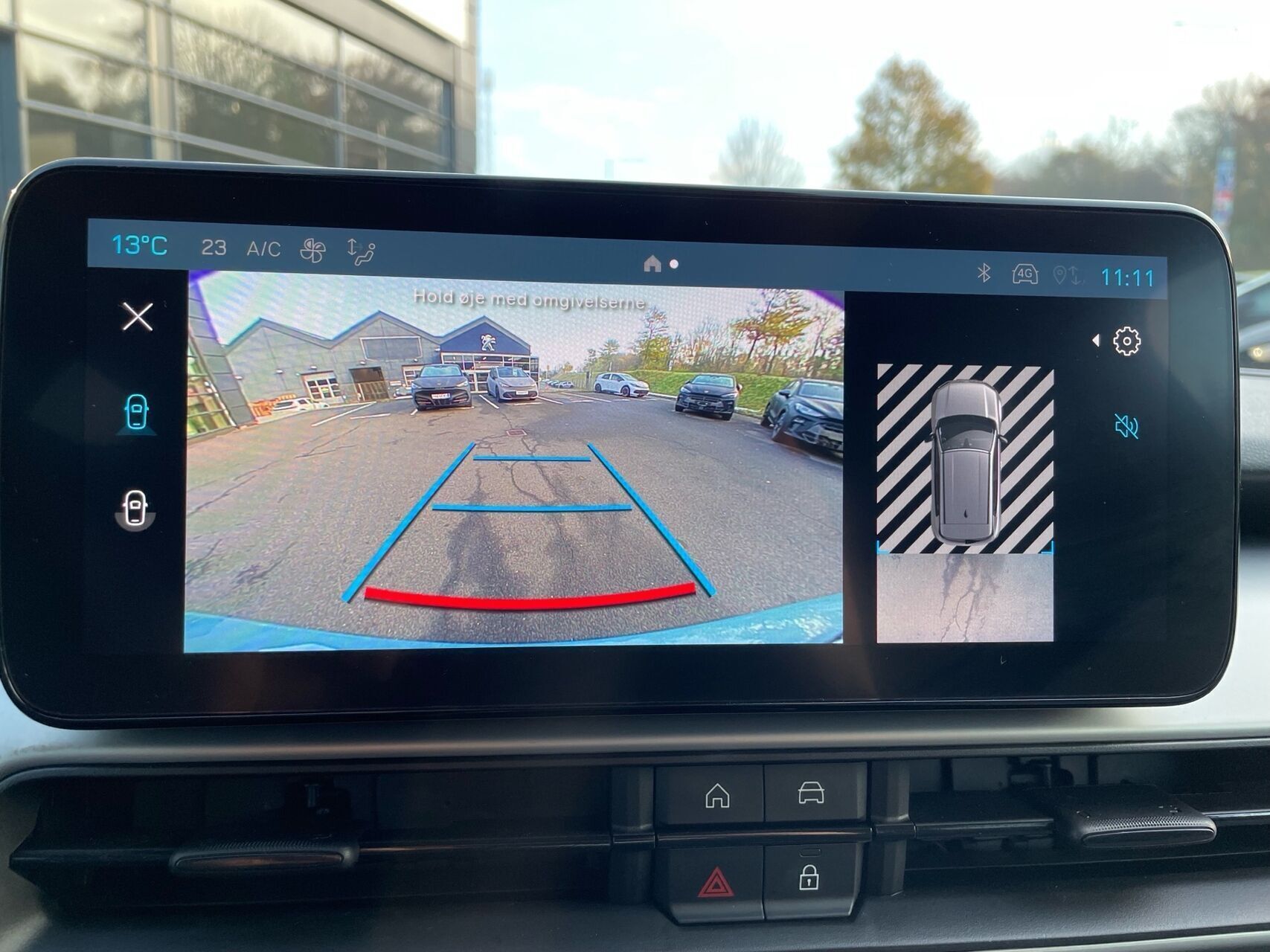 Blå Jeep Avenger fra 2024