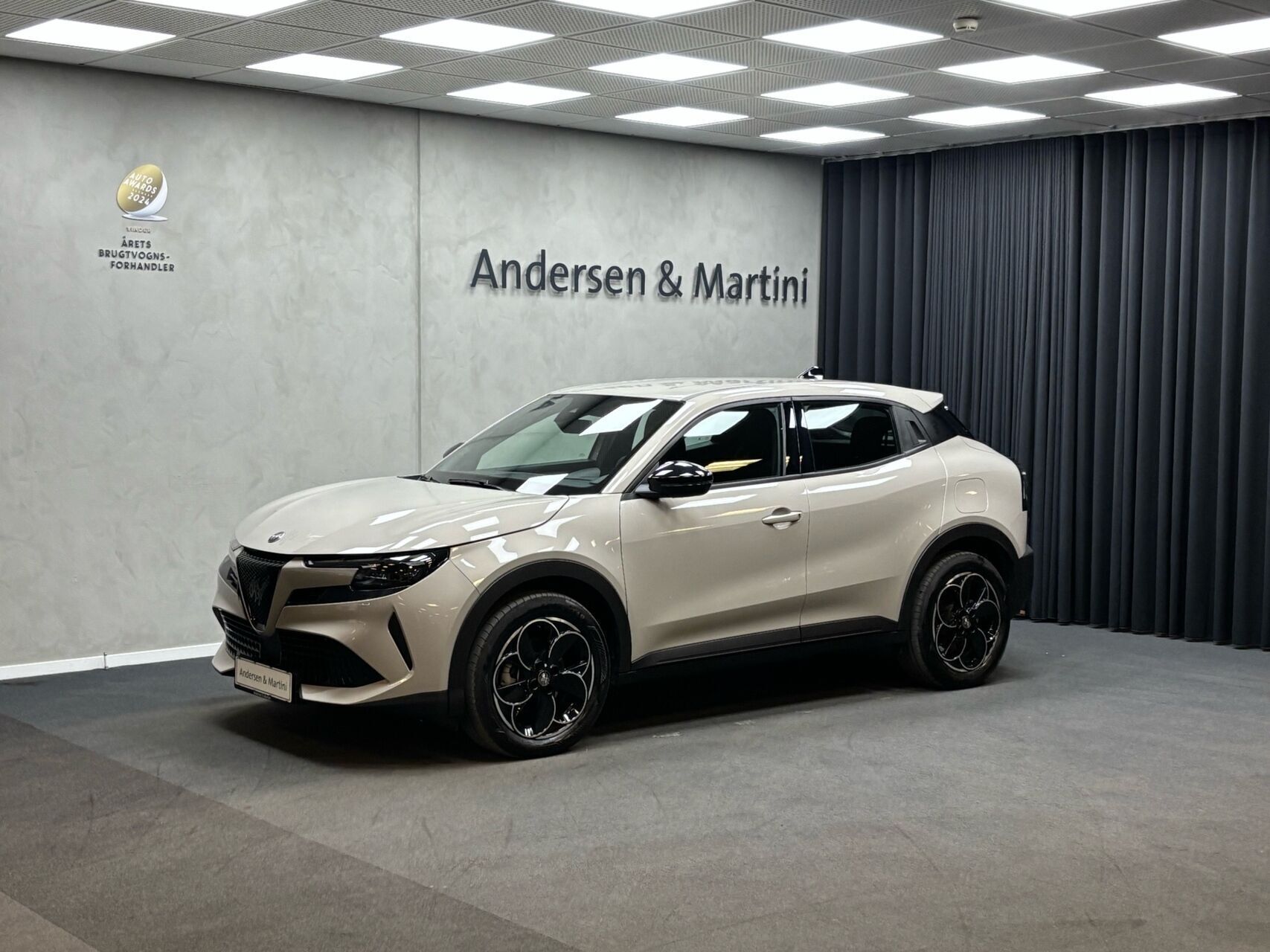 Alfa Romeo Junior EL Core 156HK 5d Aut.