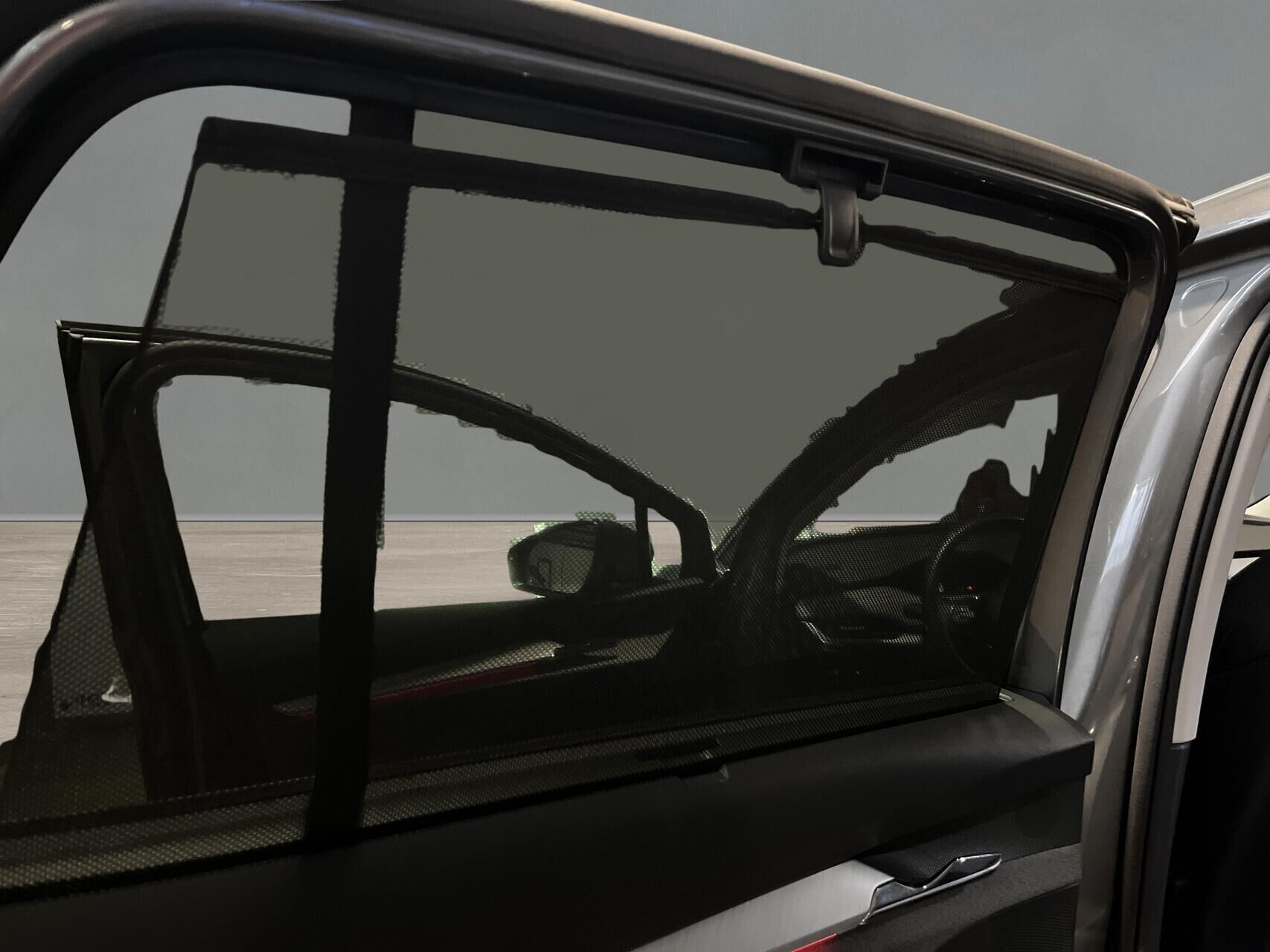 Grå Skoda Enyaq fra 2024