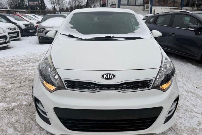 Hvid Kia Rio fra 2015