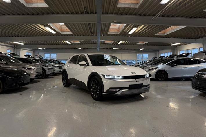 Hvid Hyundai Ioniq 5 fra 2022 set udefra