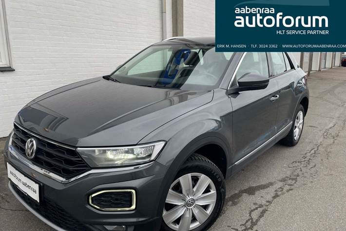 Grå VW T-Roc fra 2019 set udefra