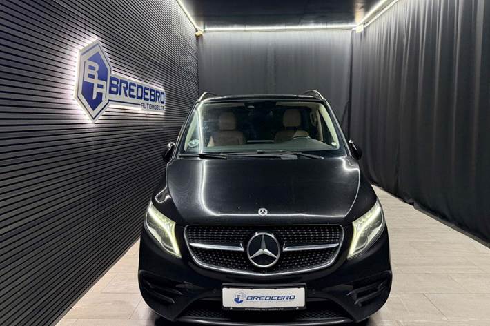 Sort Mercedes V300 d fra 2020