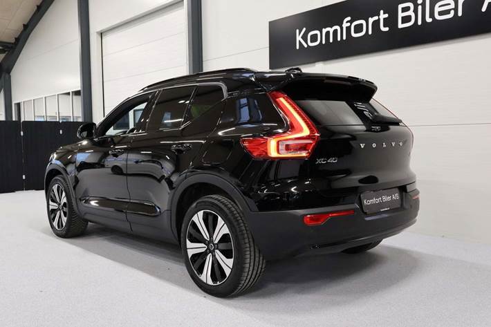 Sort Volvo XC40 fra 2022