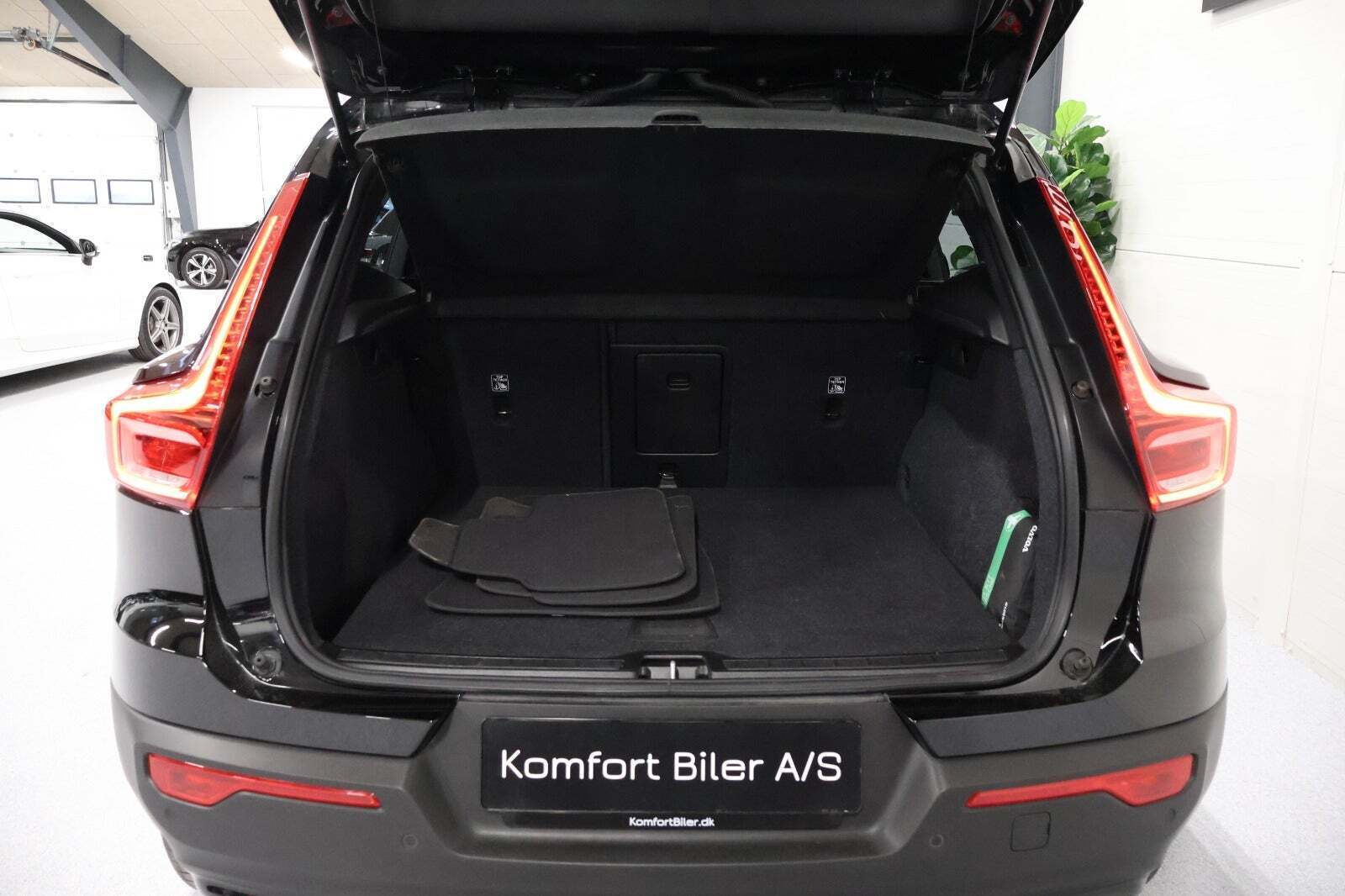 Sort Volvo XC40 fra 2022