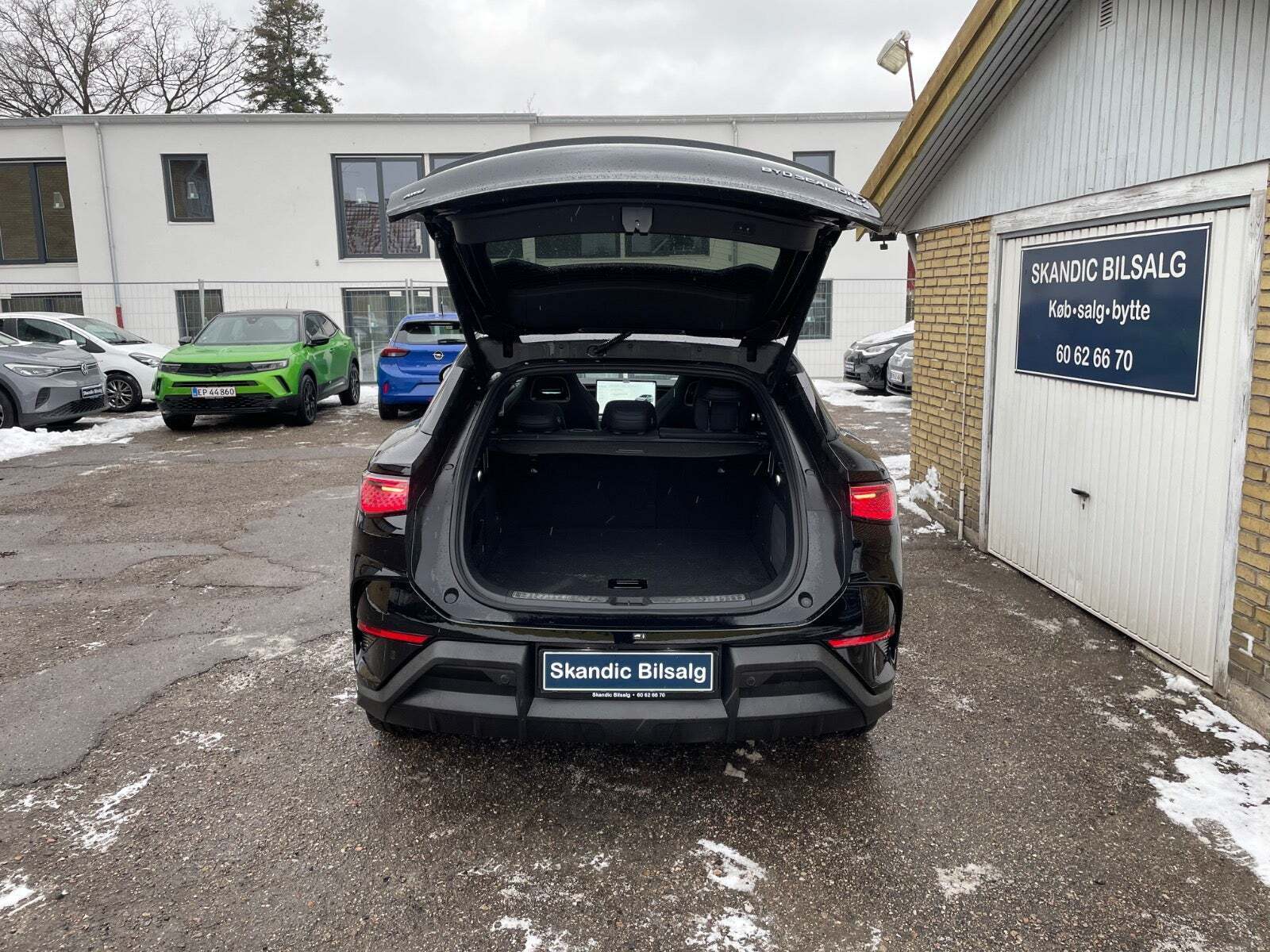 Sort BYD Sealion 7 fra 2025