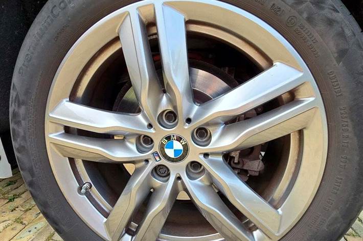 Hvid BMW X1 fra 2021