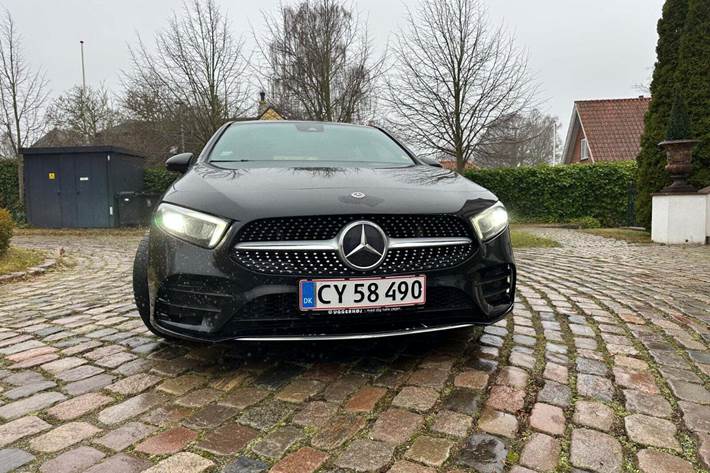 Sort Mercedes A180 d fra 2018