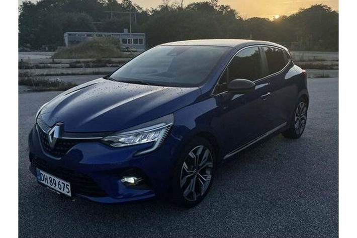 Blå Renault Clio V fra 2020 set udefra