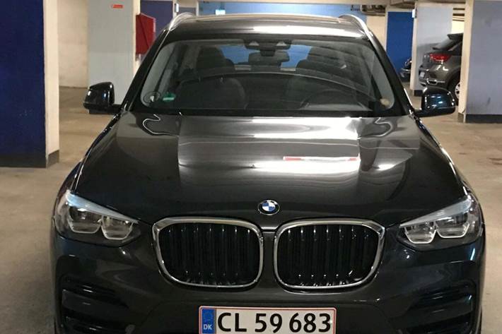 Grå BMW X3 fra 2019