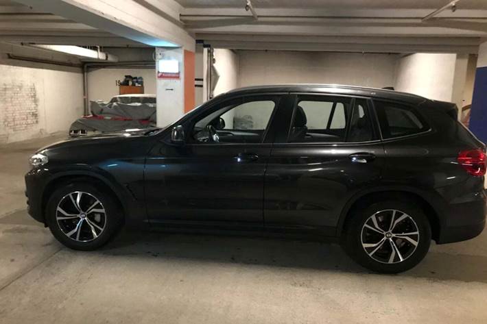 Grå BMW X3 fra 2019