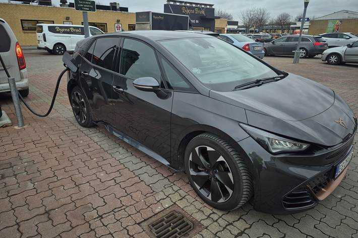 Brun Cupra Born fra 2022