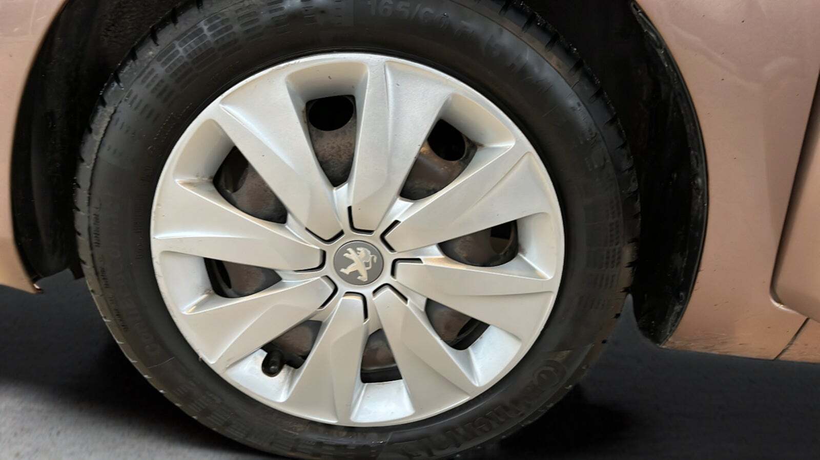 Brun Peugeot 108 fra 2014