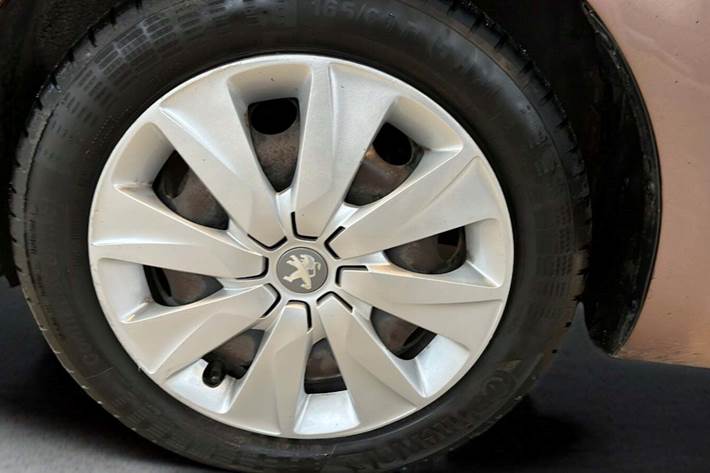 Brun Peugeot 108 fra 2014