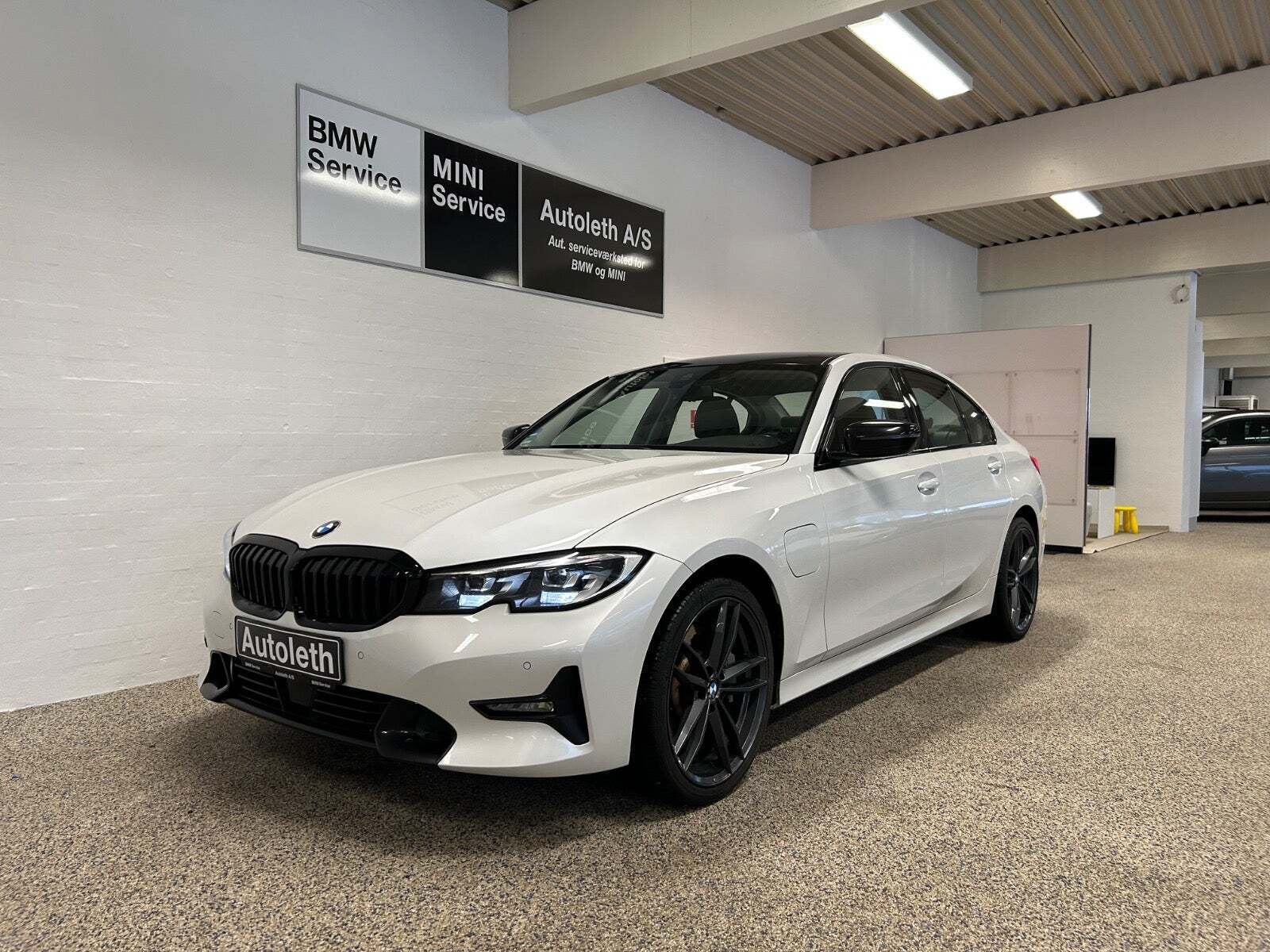 BMW 330e 2,0 Sport Line aut.