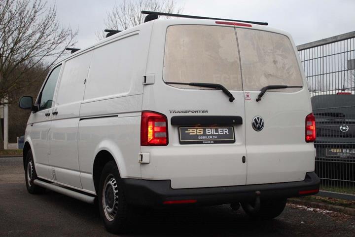 Hvid VW Transporter fra 2016