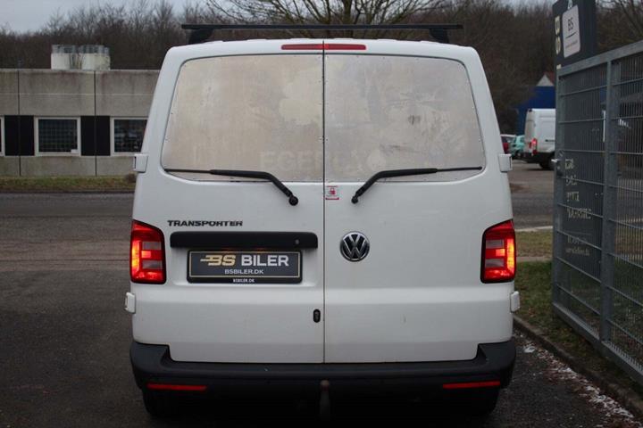 Hvid VW Transporter fra 2016