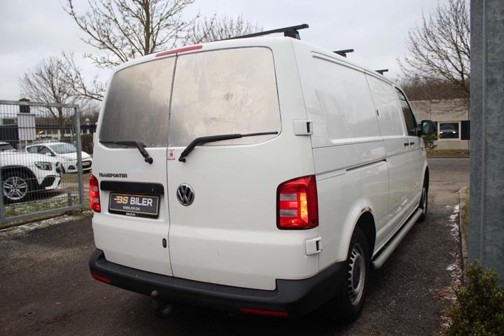 Hvid VW Transporter fra 2016