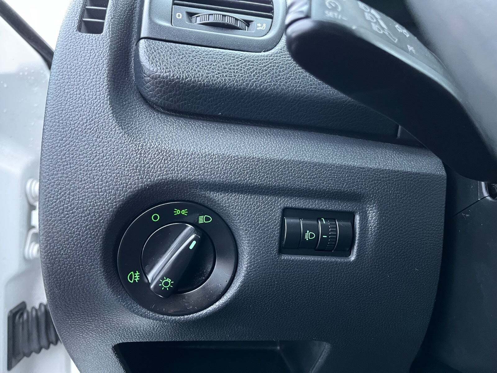 Hvid Skoda Fabia fra 2014