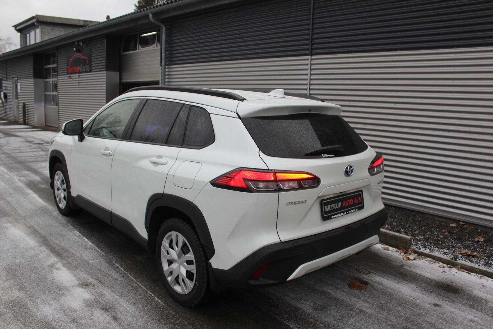 Toyota Corolla Cross 2,0 Hybrid Elegant CVT