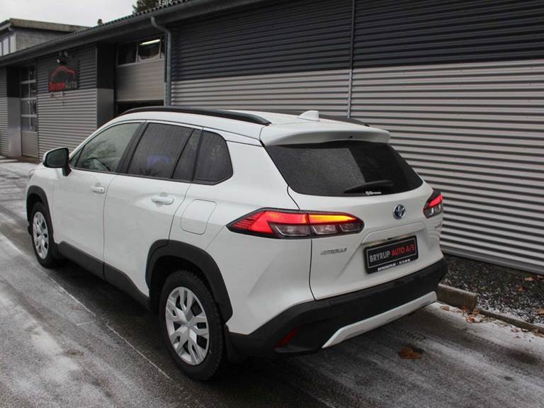 Toyota Corolla Cross 2,0 Hybrid Elegant CVT