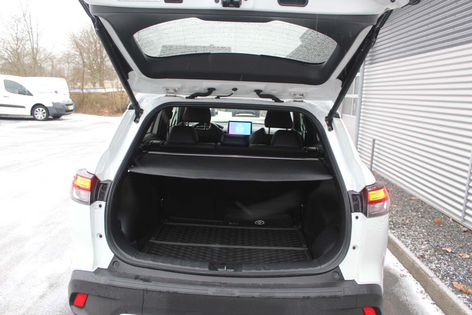 Toyota Corolla Cross 2,0 Hybrid Elegant CVT