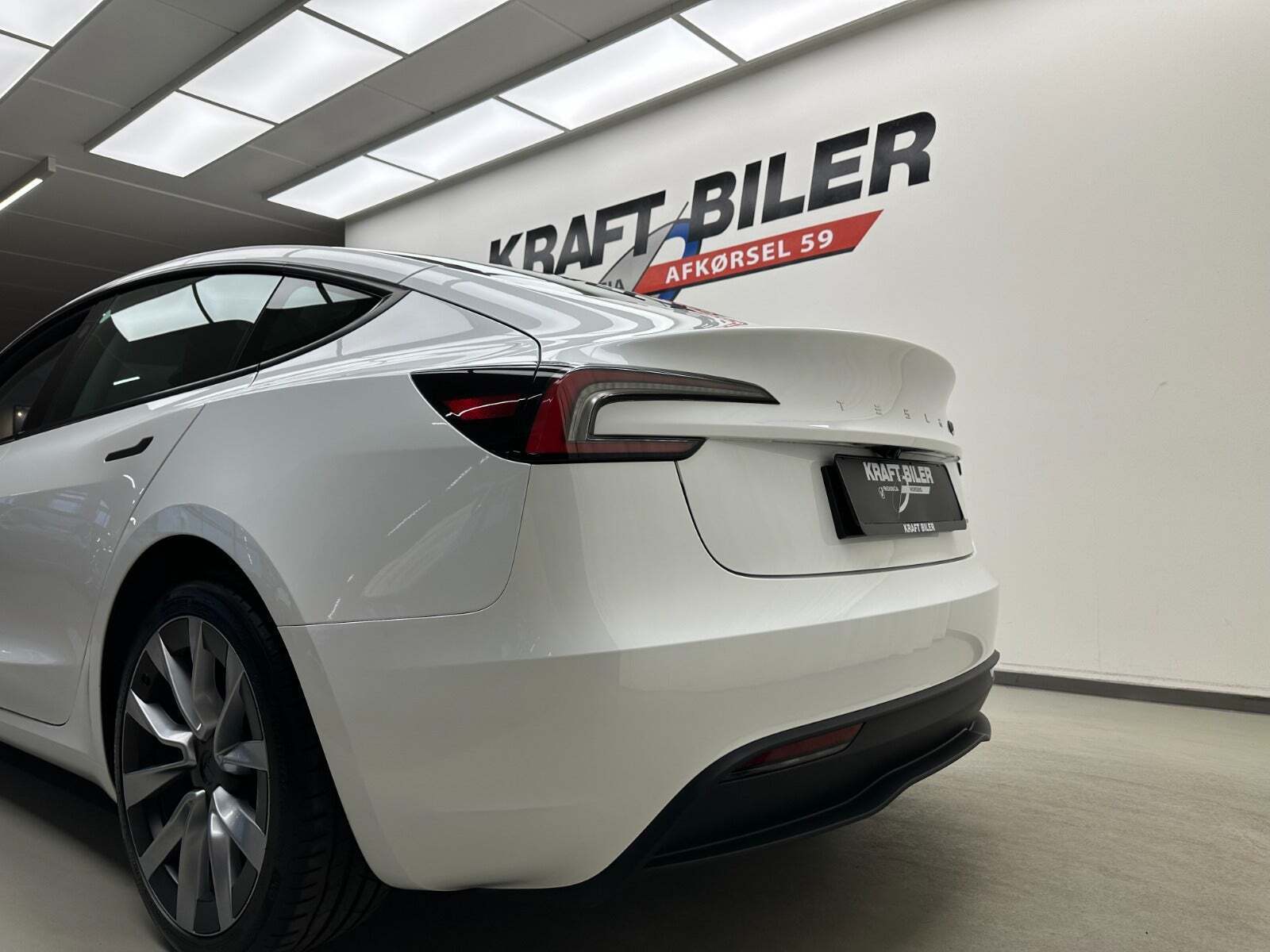 Tesla Model 3 Long Range AWD