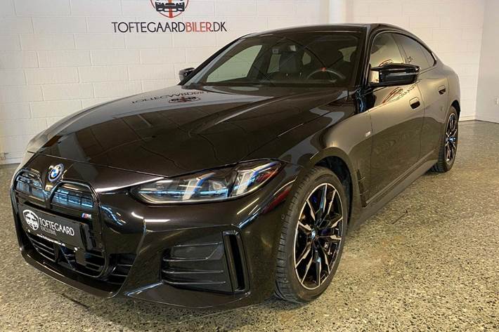 Sort BMW i4 fra 2025 set udefra