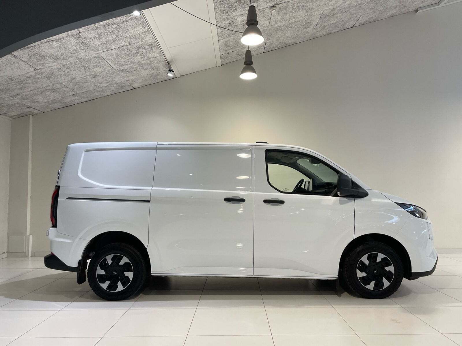 Ford E-Transit Custom 320S 64 Trend