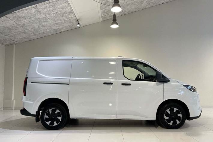 Hvid Ford E-Transit Custom 320S fra 2024