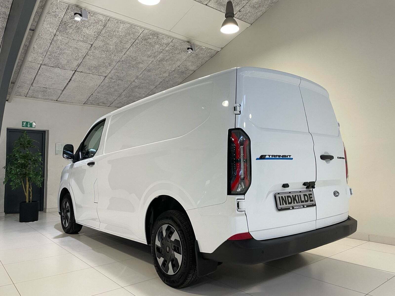 Ford E-Transit Custom 320S 64 Trend