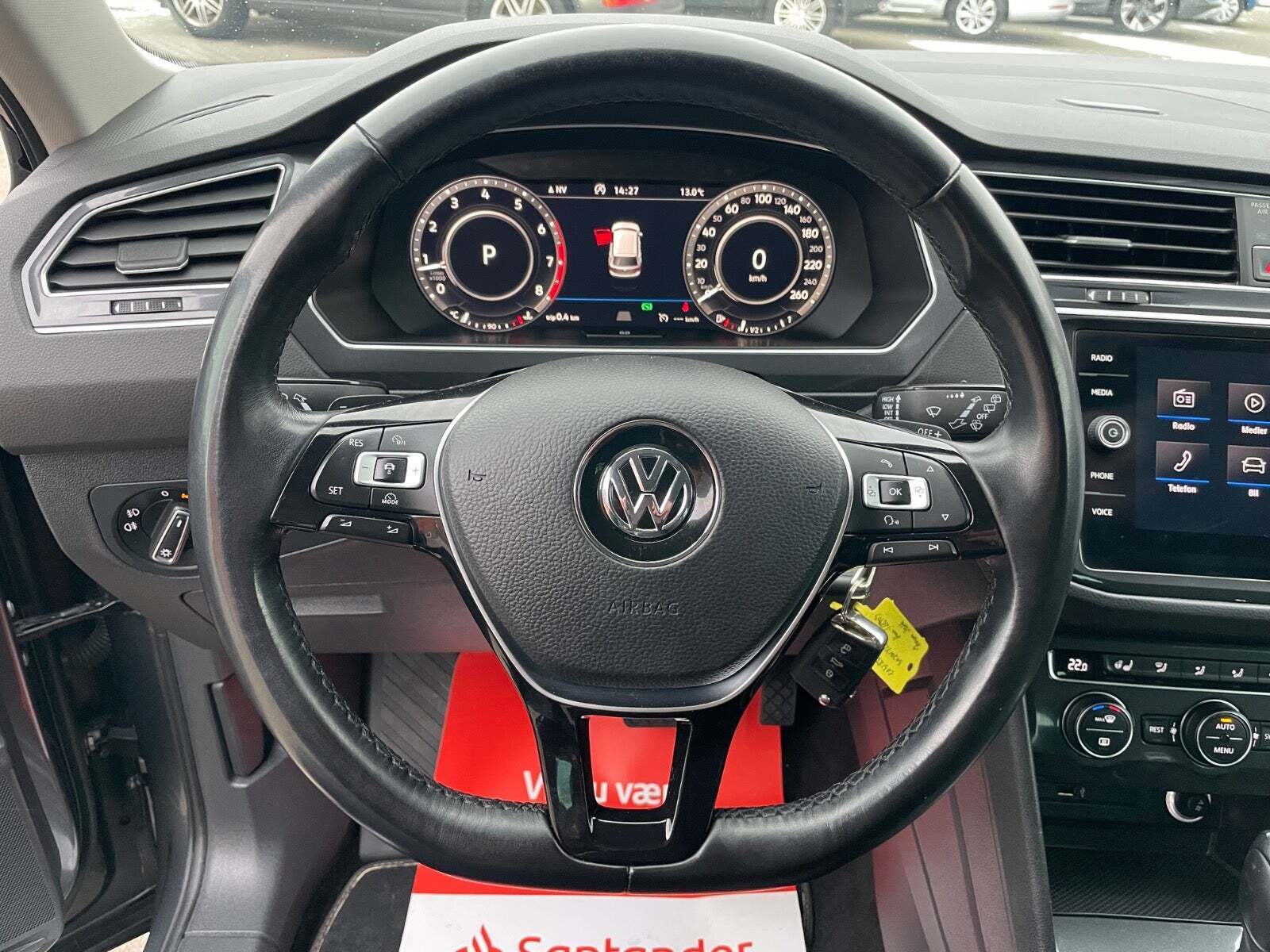 Grå VW Tiguan fra 2018