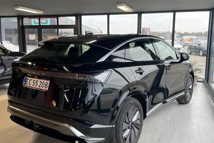 Sort Nissan Ariya fra 2024