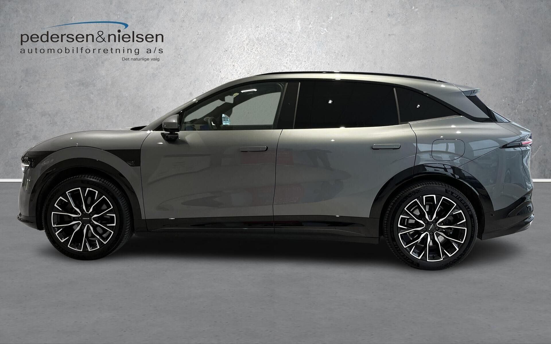 Grå Zeekr Zeekr fra 2025