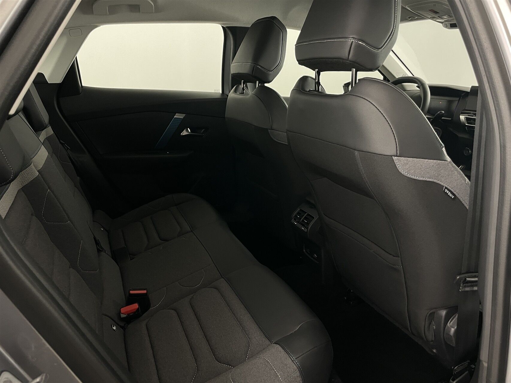 Grå Citroën ë-C4 fra 2024