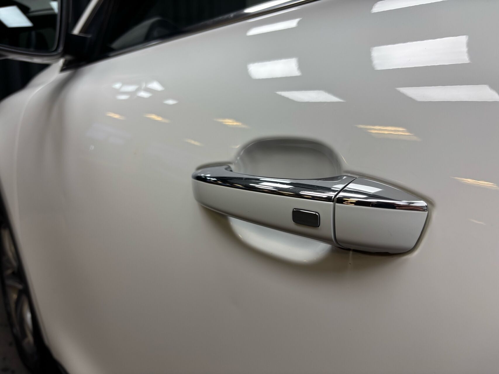 Hvid MG EHS fra 2021