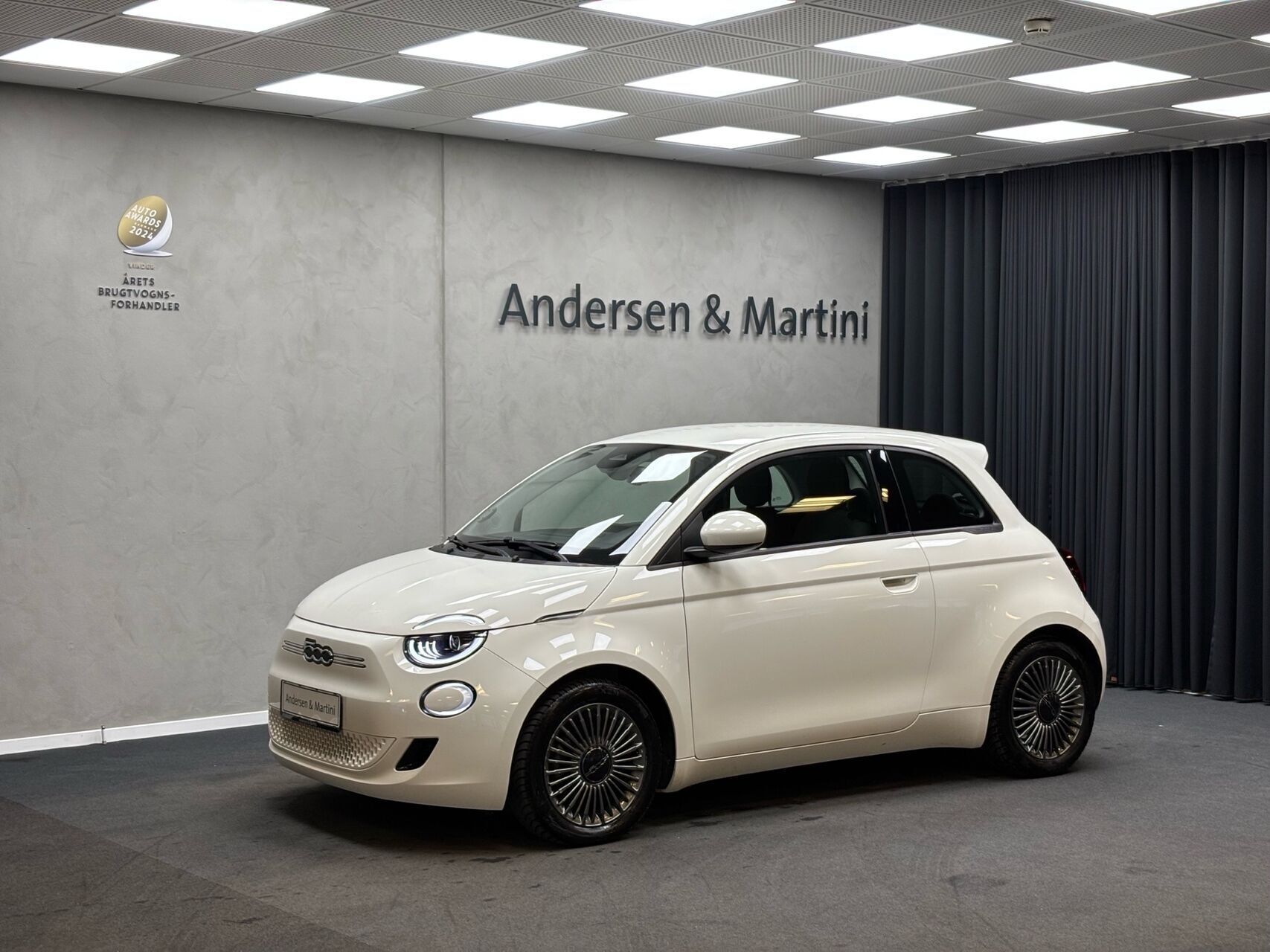 Hvid Fiat 500e fra 2022