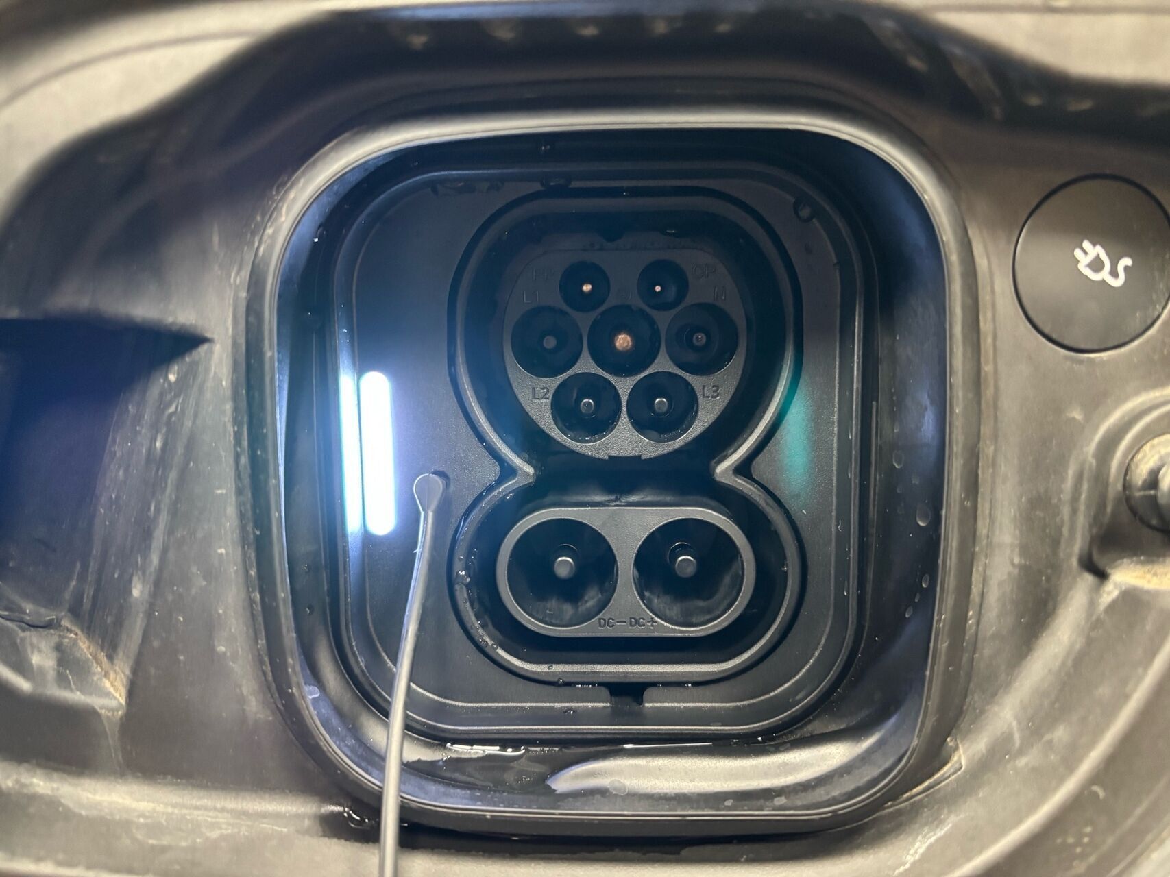 Sølv Volvo XC40 fra 2025