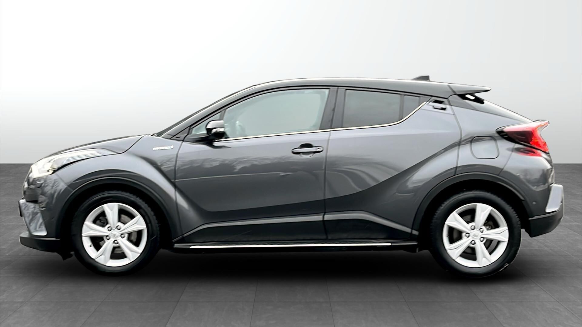 Toyota C-HR 1,8 Hybrid C-LUB Premium Bi-tone Multidrive S 122HK 5d Aut.