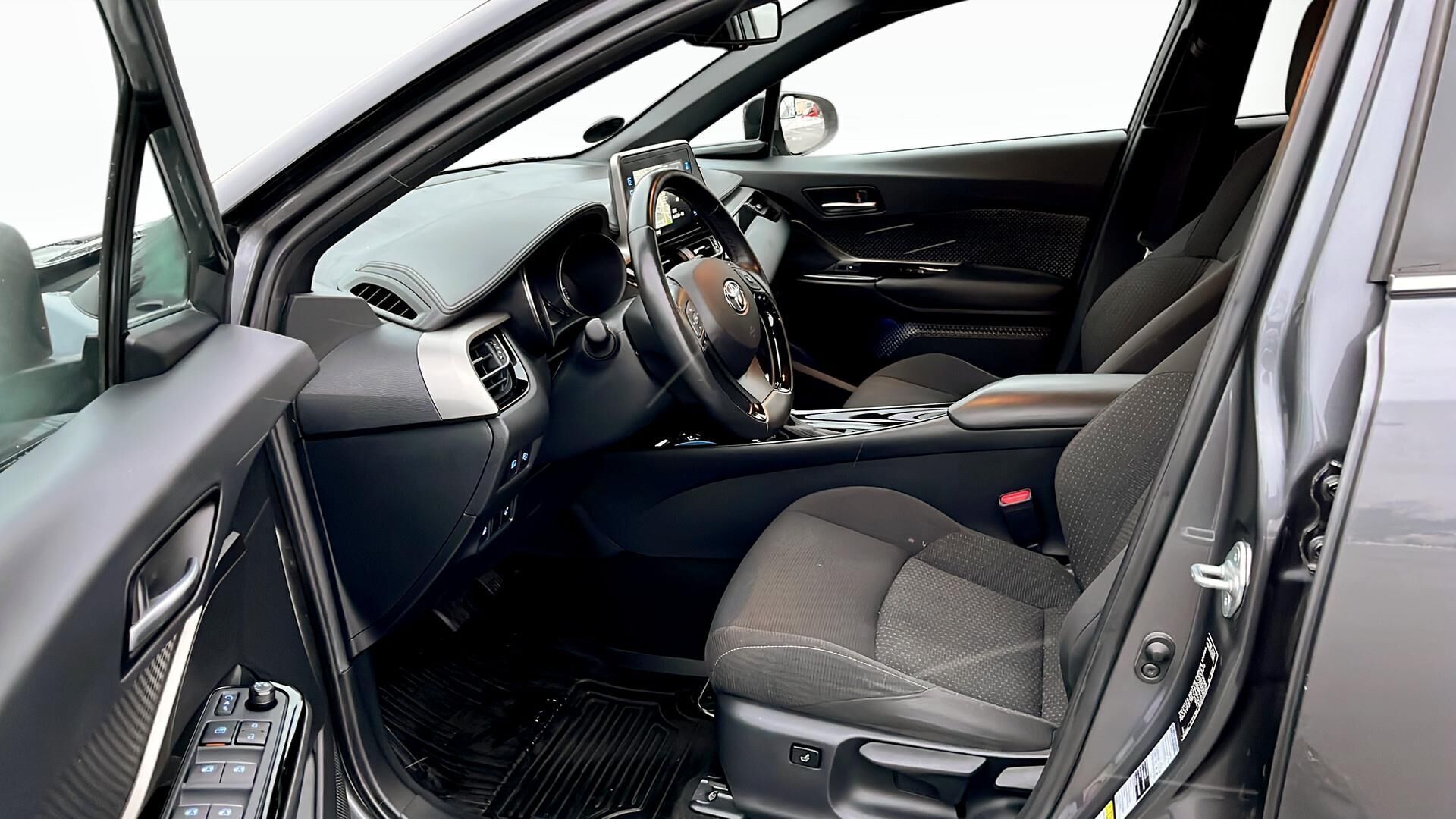 Toyota C-HR 1,8 Hybrid C-LUB Premium Bi-tone Multidrive S 122HK 5d Aut.