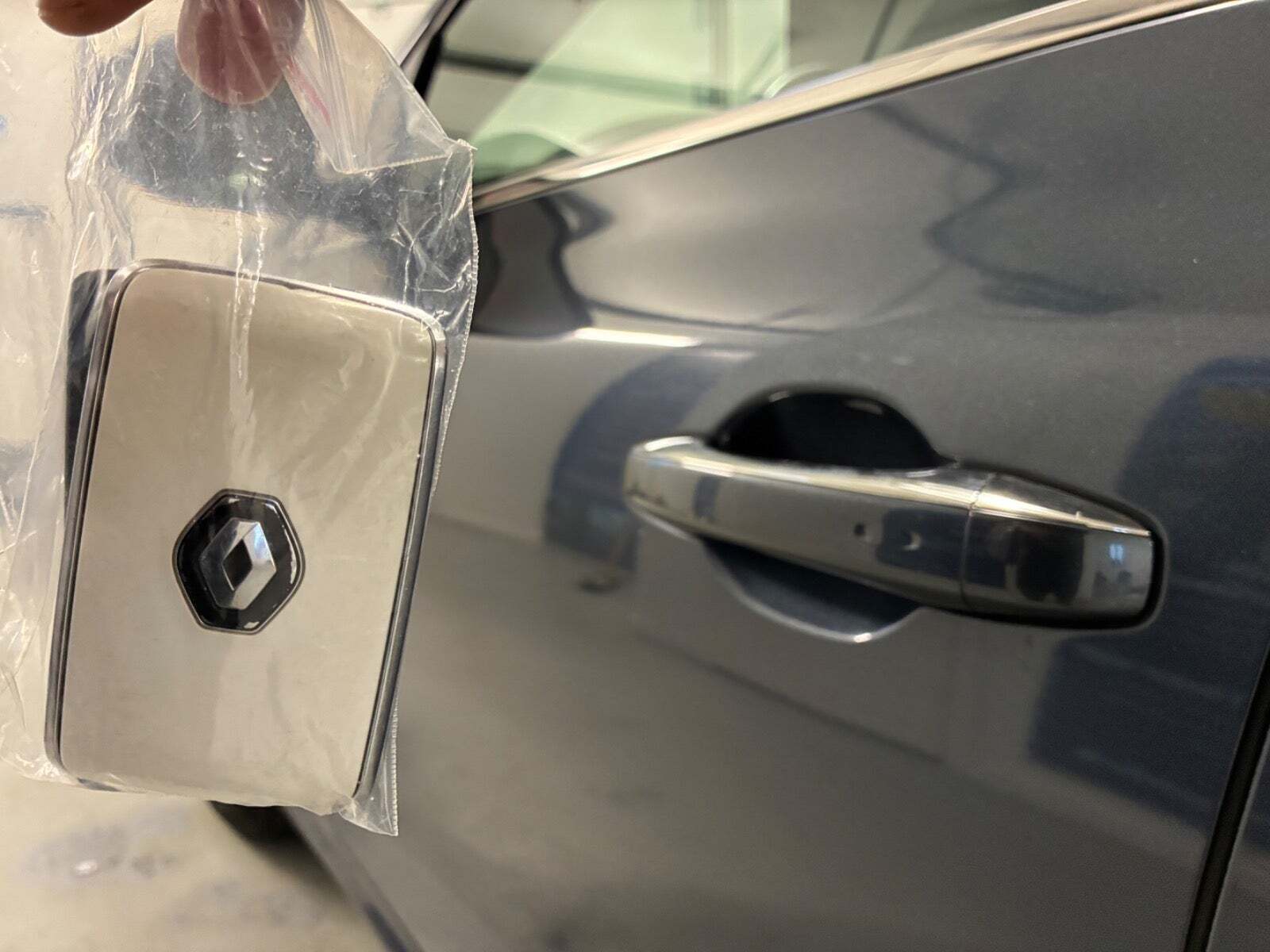 Grå Renault Megane IV fra 2018