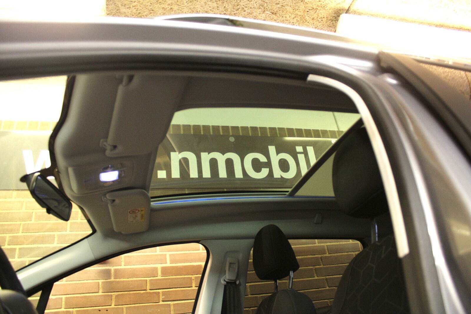 Grå Peugeot 2008 fra 2015