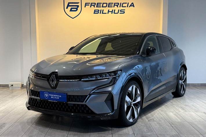Grå Renault Megane E-Tech fra 2024 set udefra