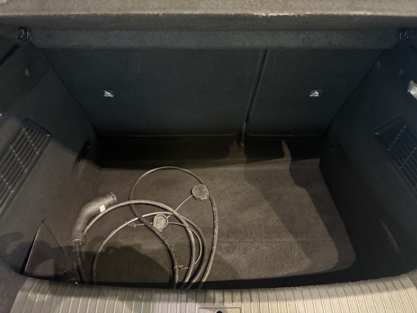 Grå Renault Megane E-Tech fra 2024