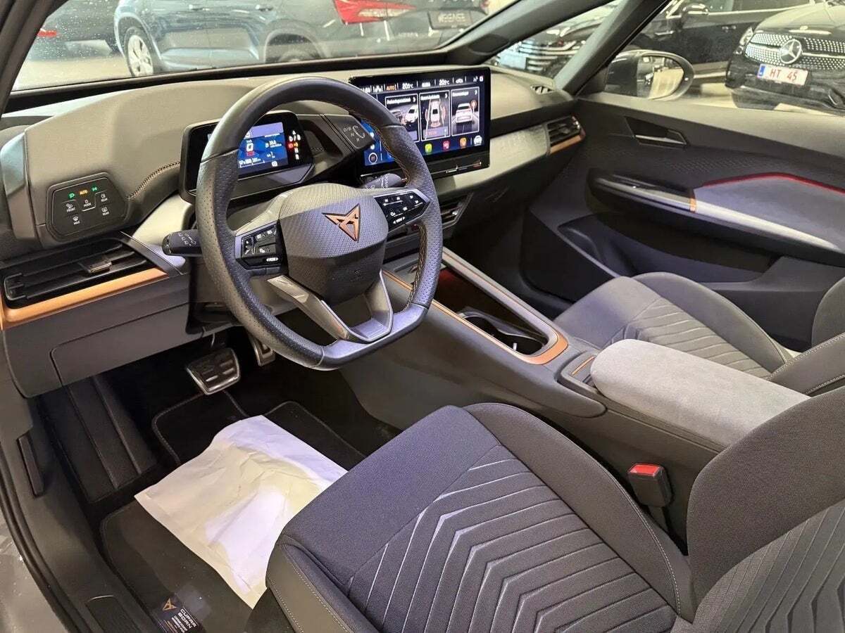 Grå Cupra Born fra 2023