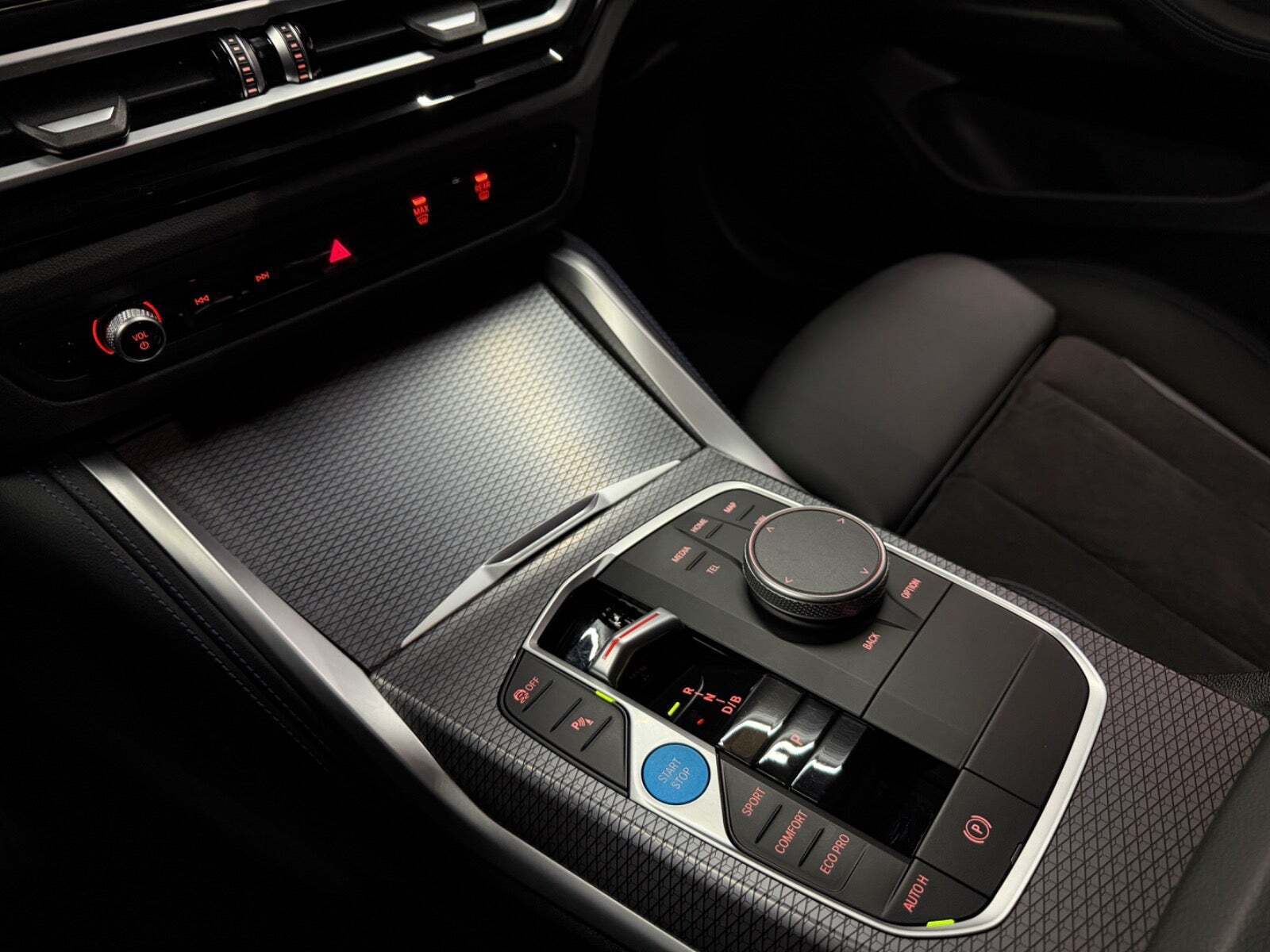 Orange BMW i4 fra 2024