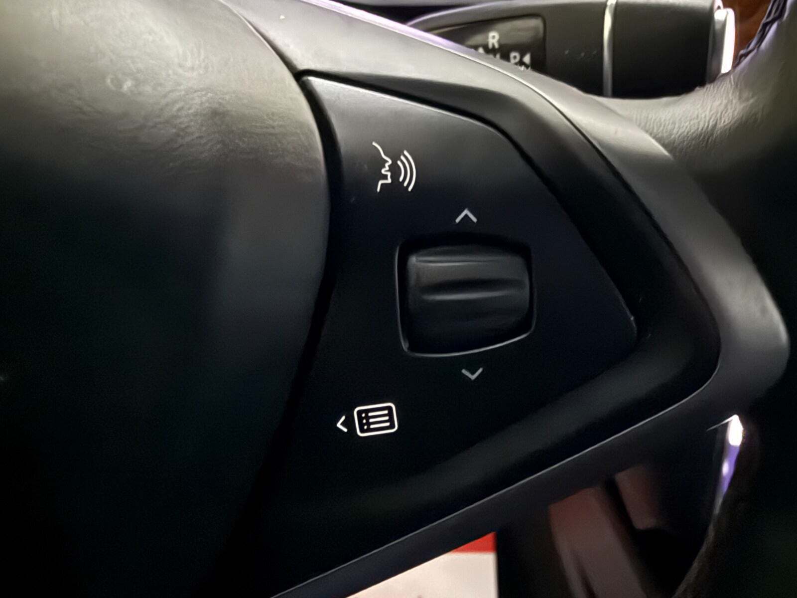 Hvid Tesla Model X fra 2019