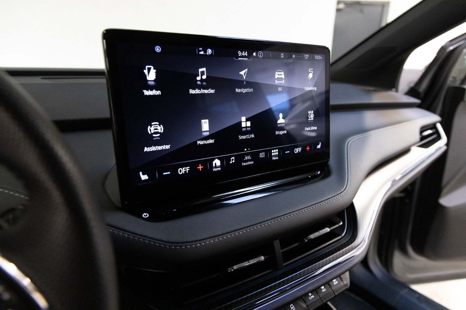 Grå Skoda Enyaq fra 2023