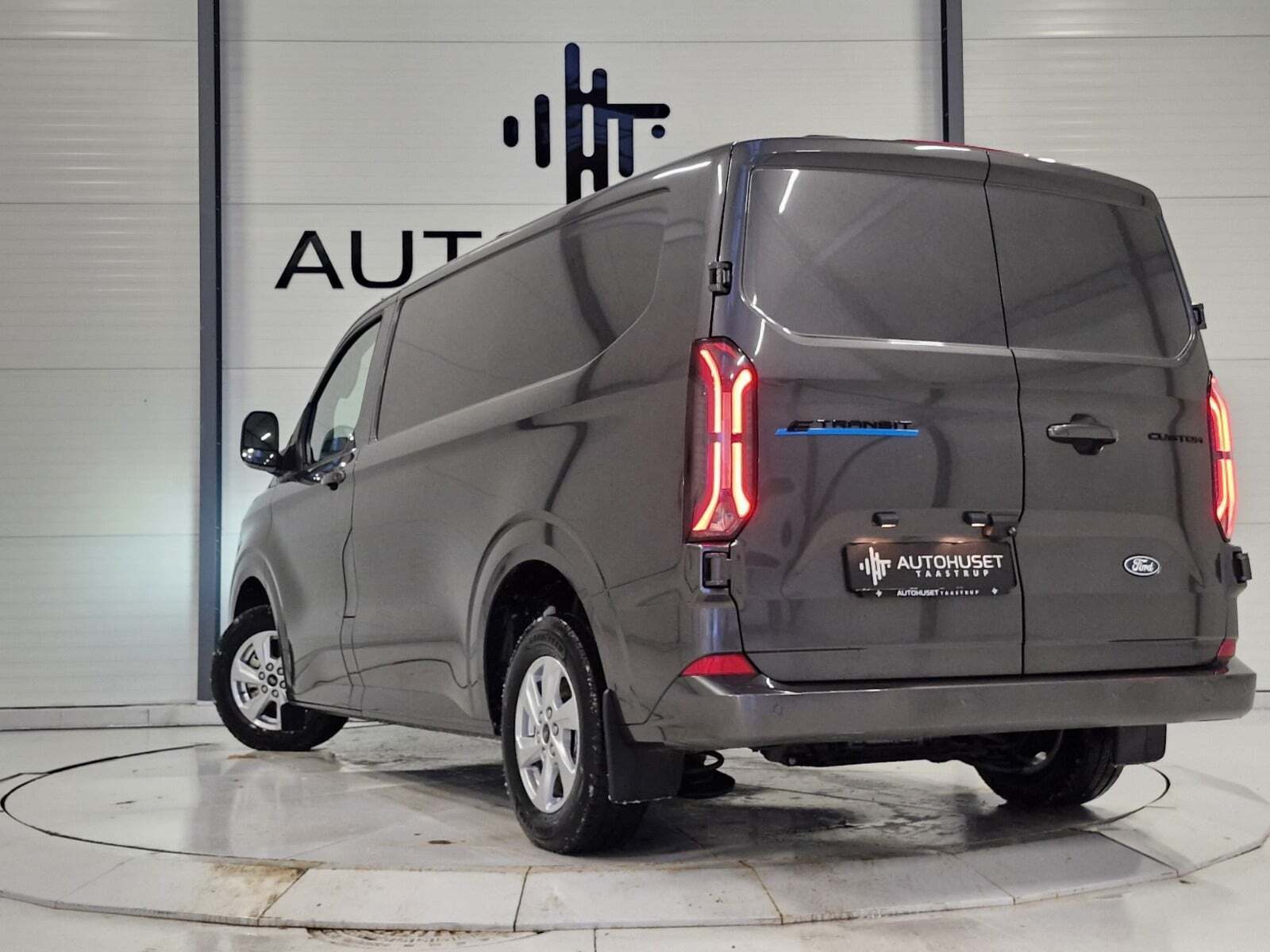 Ford E-Transit Custom 320L 64 Limited